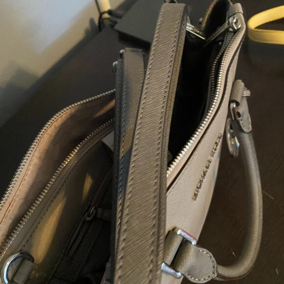 Michael Kors Sutton saffiano leather medium sized satchel crossbody bag - Picture 10 of 11